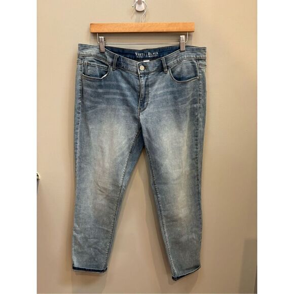 WHBM NWT 14S light wash stretchy skinny jeans - Picture 1 of 5
